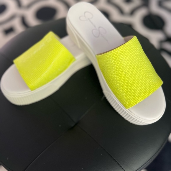 Never worn Jessica Simpson Yellow Ezira Platform slides - Picture 2 of 8